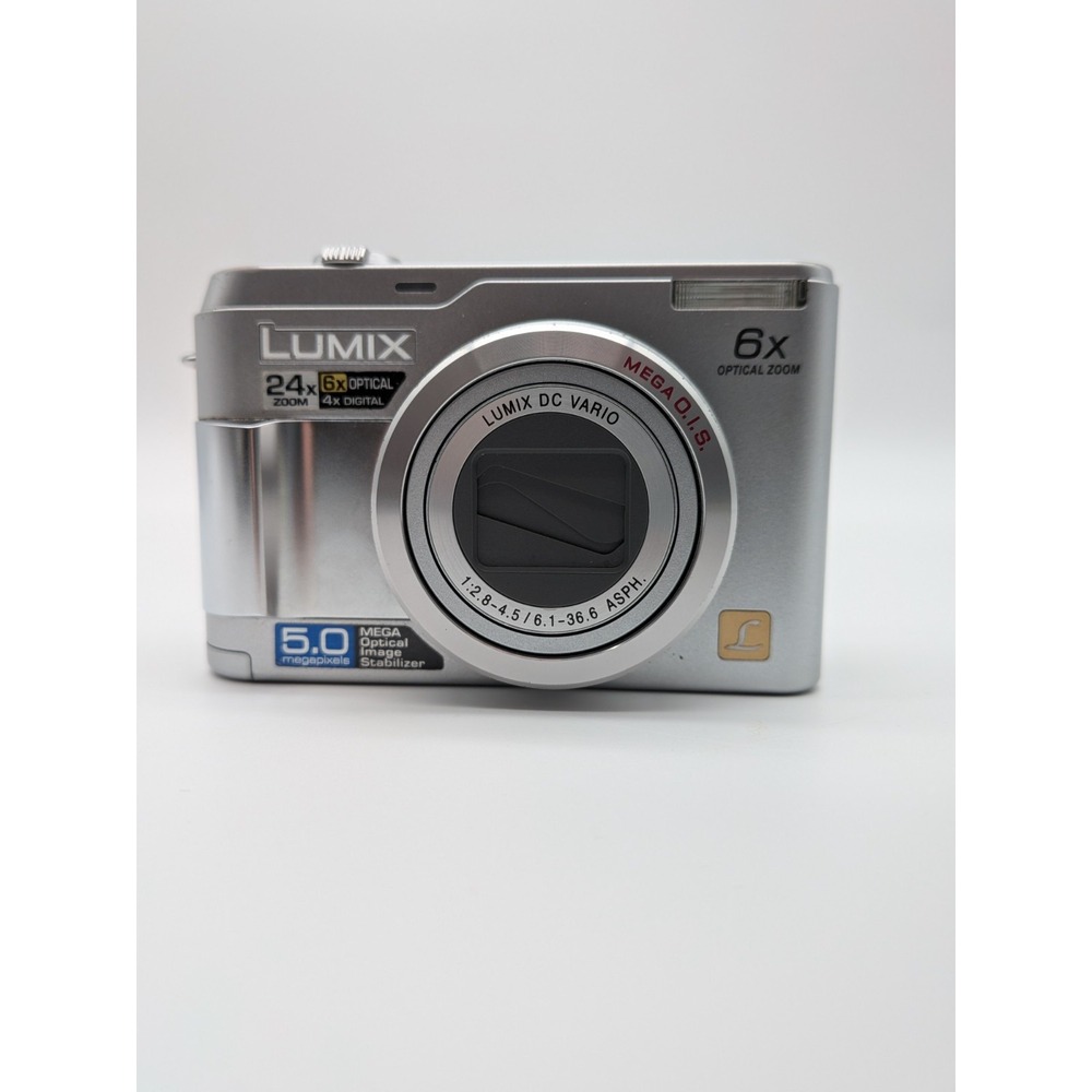 Panasonic LUMIX DMC-LZ2 Silver 5MP Digital Camera, 6x Optical Zoom w Case